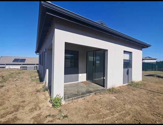 3 BEDROOM FREEHOLD FOR SALE IN SHAKASKRAAL